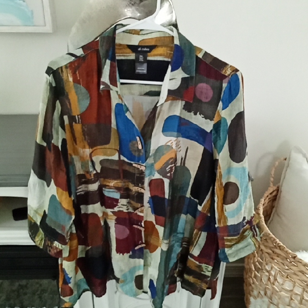 Ali Miles Blouse~Miles W Unique Wood Buttons